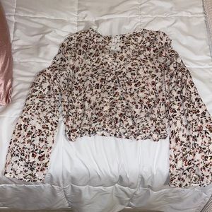 Super cute flowy top